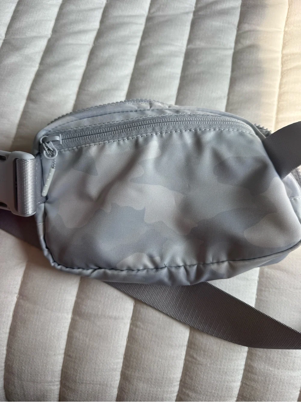 lululemon athletica compact crossbody